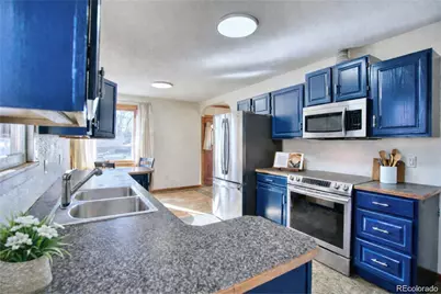 447 W 8th Street, Loveland, CO 80537 - Photo 5