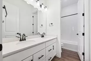 3813 Emerald Shore Cir, Loveland, CO 80538 - Photo 5