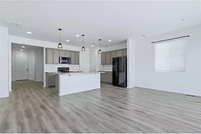 10562 Yosemite Street, Commerce City, CO 80640 - Photo 9