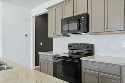 10562 Yosemite Street, Commerce City, CO 80640 - Photo 15