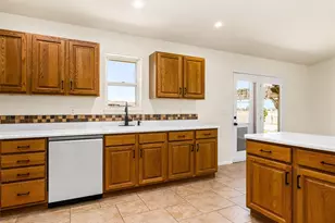 1151 W Buena Ventura Ct, Pueblo, CO 81007 - Photo 9