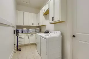 27460 E Lakeview Dr, Aurora, CO 80016 - Photo 31