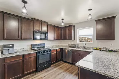 231 Mesa Avenue, Lochbuie, CO 80603 - Photo 7