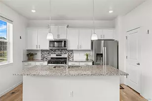 15771 Roslyn St, Thornton, CO 80602 - Photo 11