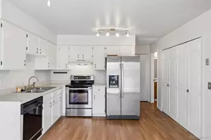 7002 S Knolls Way, Centennial, CO 80122 - Photo 9