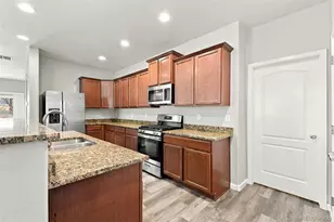9548 Dahlia Ln, Thornton, CO 80229 - Photo 5