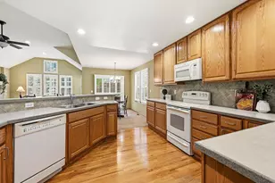 22462 E Alder Dr, Aurora, CO 80016 - Photo 9