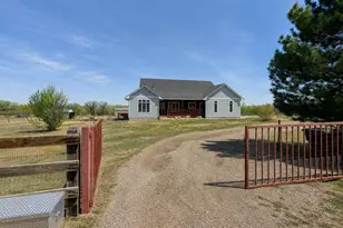 59956 E Commanche Way, Strasburg, CO 80136 - Photo 3