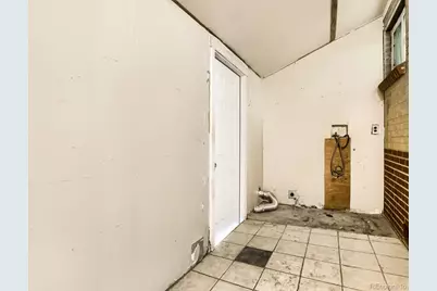 9629 E 19th Avenue, Aurora, CO 80010 - Photo 15