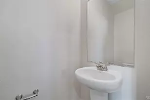 22401 E 46th Ave, Aurora, CO 80019 - Photo 11