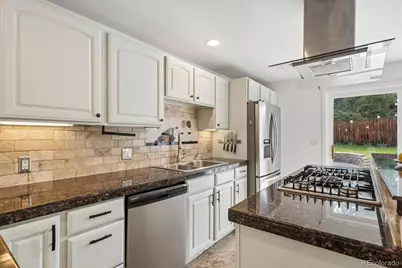 9264 W Virginia Drive, Lakewood, CO 80226 - Photo 11