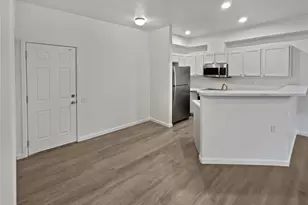 1059 S Walden Way, Aurora, CO 80017 - Photo 13