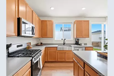 5952 N Liverpool Court, Aurora, CO 80019 - Photo 9