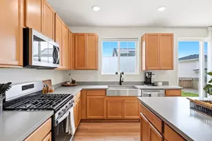 5952 N Liverpool Ct, Aurora, CO 80019 - Photo 9