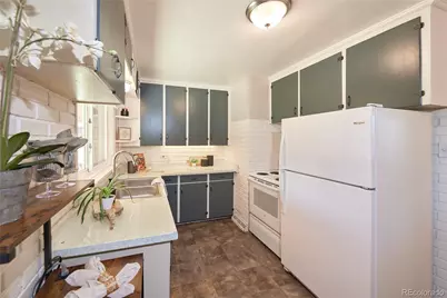 5185 Beach Court, Denver, CO 80221 - Photo 9