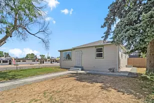 1990 Newark St, Aurora, CO 80010 - Photo 31
