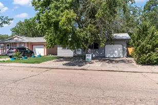 303 Chestnut St, Fort Morgan, CO 80701 - Photo 1