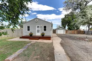 190 N Cedar St, Keenesburg, CO 80643 - Photo 1