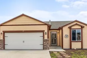 15 Johnson Cir, Keenesburg, CO 80643 - Photo 1