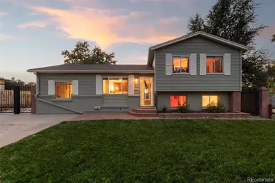 811 S Macon Way, Aurora, CO 80012 - Photo 1