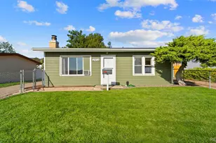 2906 N Chestnut St, Colorado Springs, CO 80907 - Photo 1