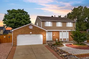 4631 Anaheim Ct, Denver, CO 80239 - Photo 1