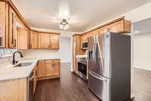 7016 S Dahlia St, Centennial, CO 80122 - Photo 7