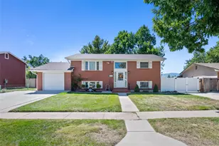 912 Potter Dr, Colorado Springs, CO 80909 - Photo 1