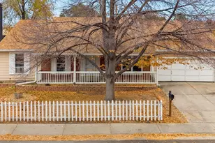 1462 S Laredo Way, Aurora, CO 80017 - Photo 1