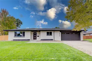 2525 S Ivanhoe Pl, Denver, CO 80222 - Photo 1