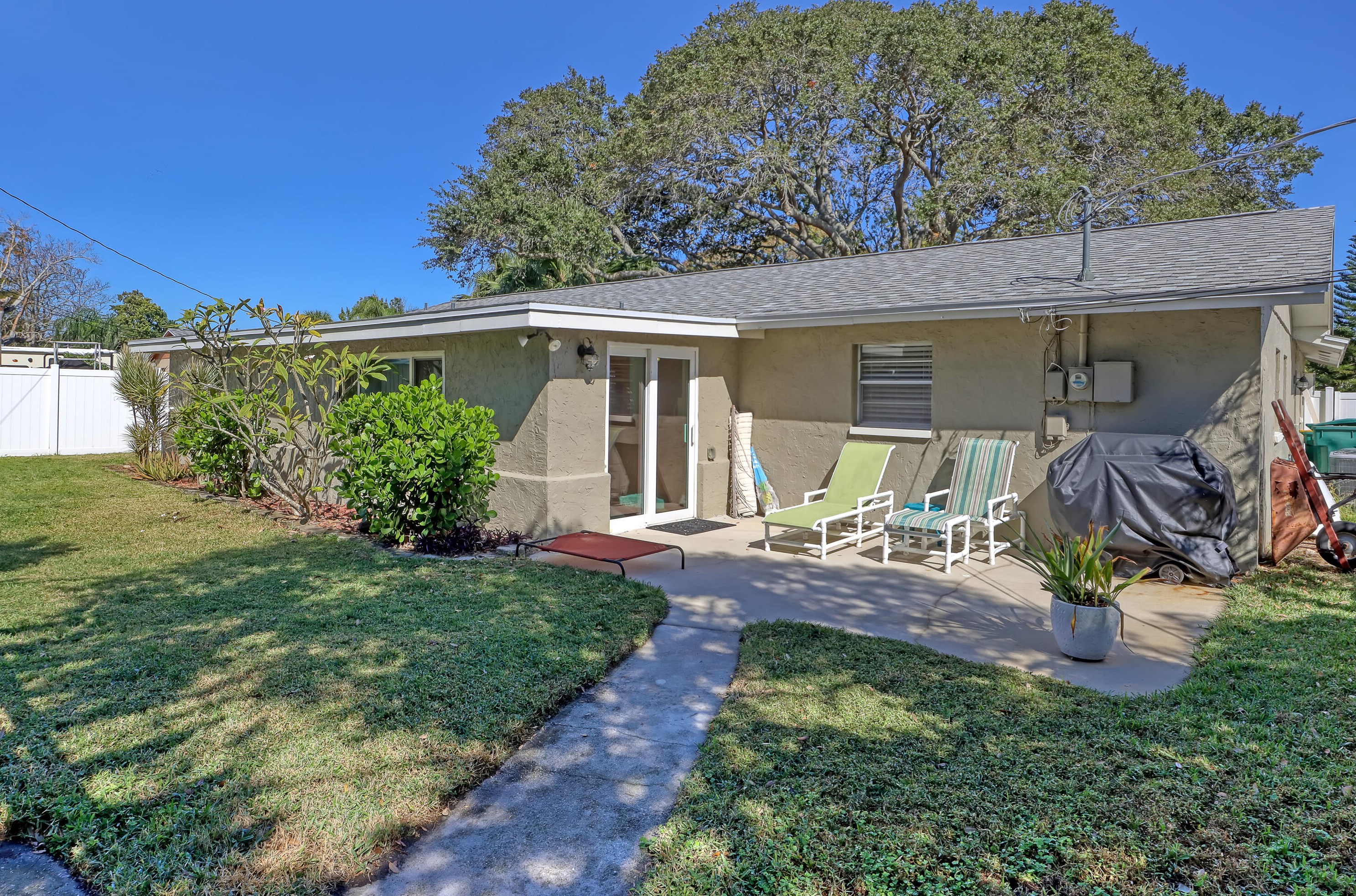 2439 King Richard Rd, Melbourne FL  32935-2930 exterior