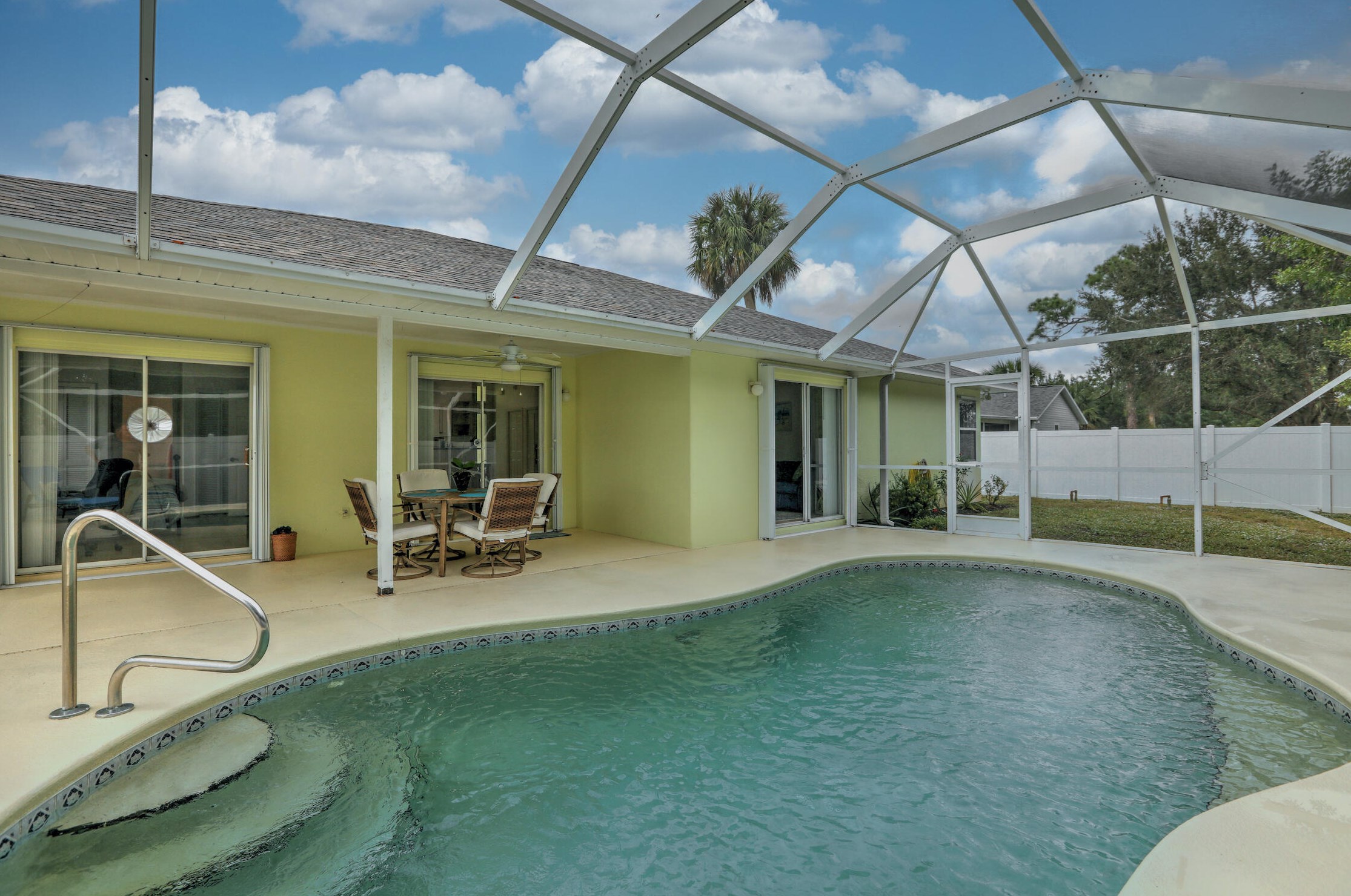 406 Perch Ln, Sebastian FL  32958-5506 exterior