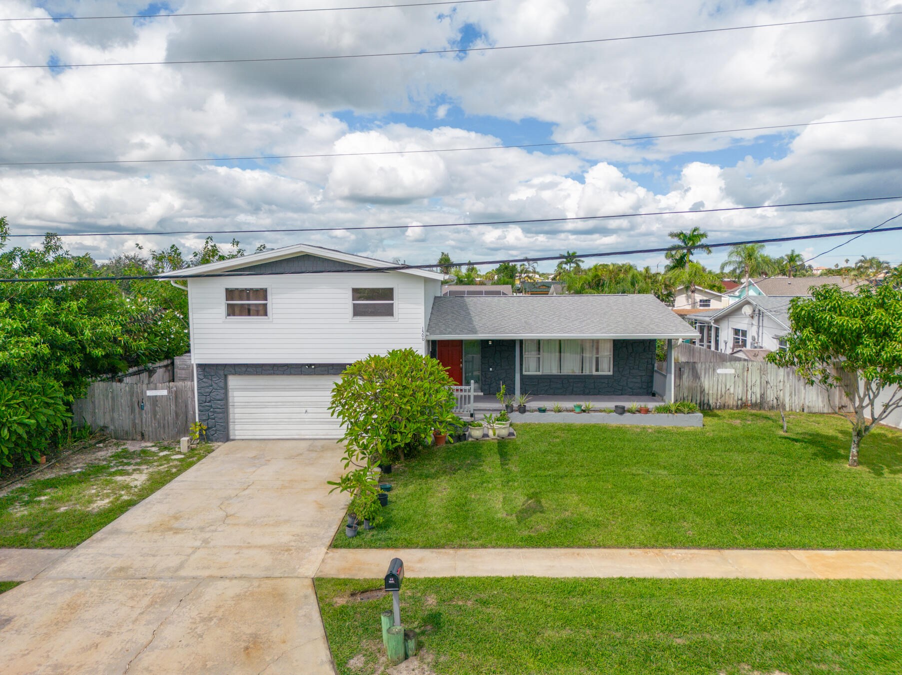 1500 Central Ave, Merritt Island FL 32952-5676 exterior