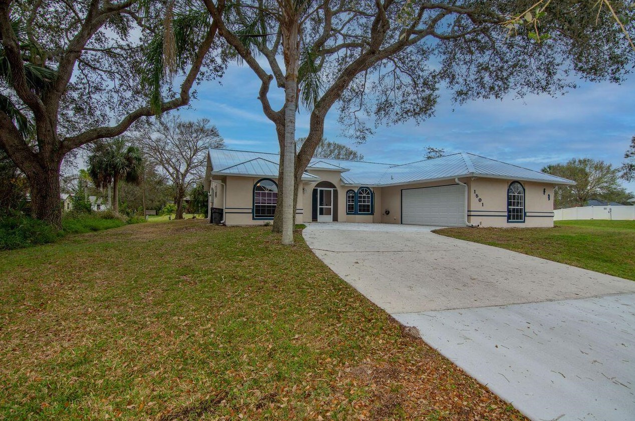 1501 Quatrain Ln, Sebastian FL  32958-6530 exterior