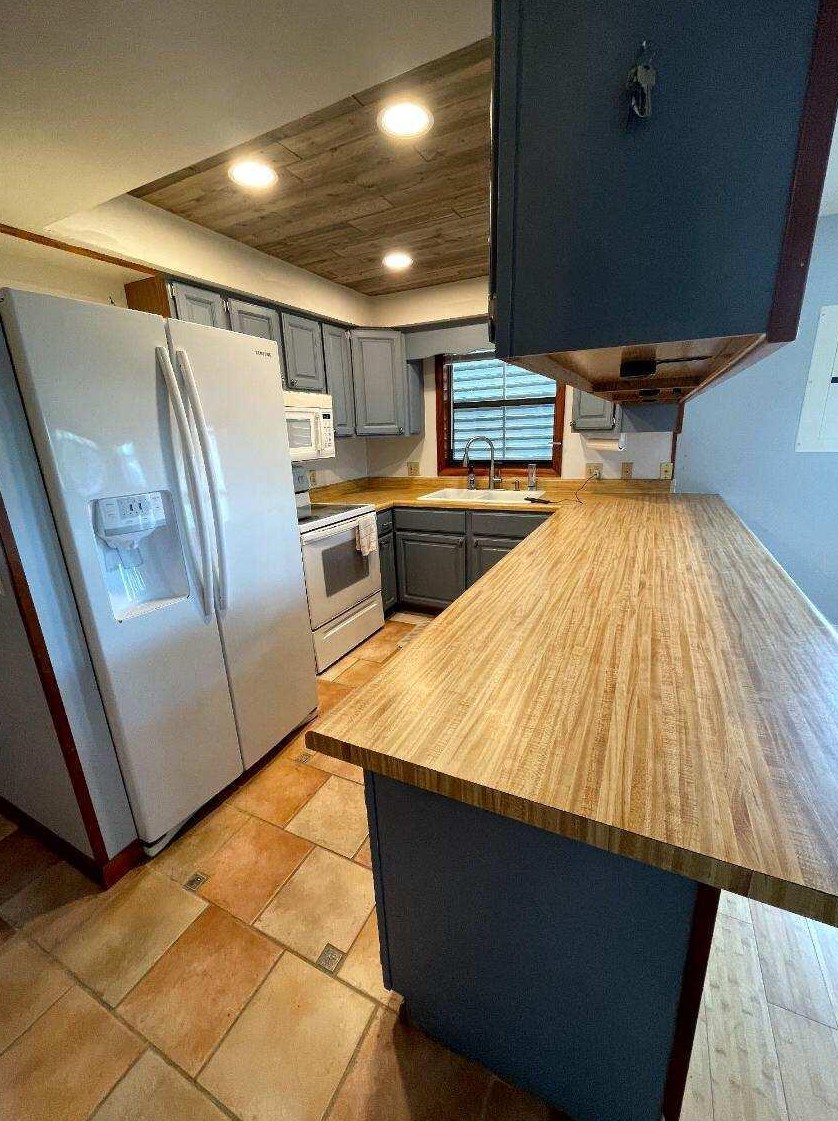 2310 Pineapple Ave, Melbourne FL  32935-6642 exterior