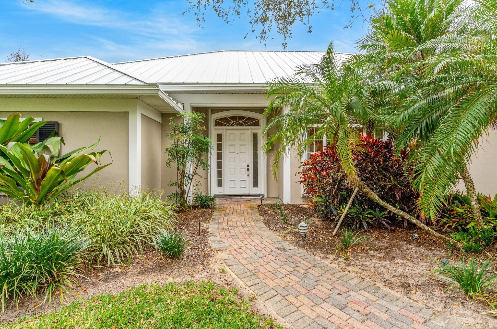 81 Cache Cay Dr, Vero Beach FL 32963-1211 exterior