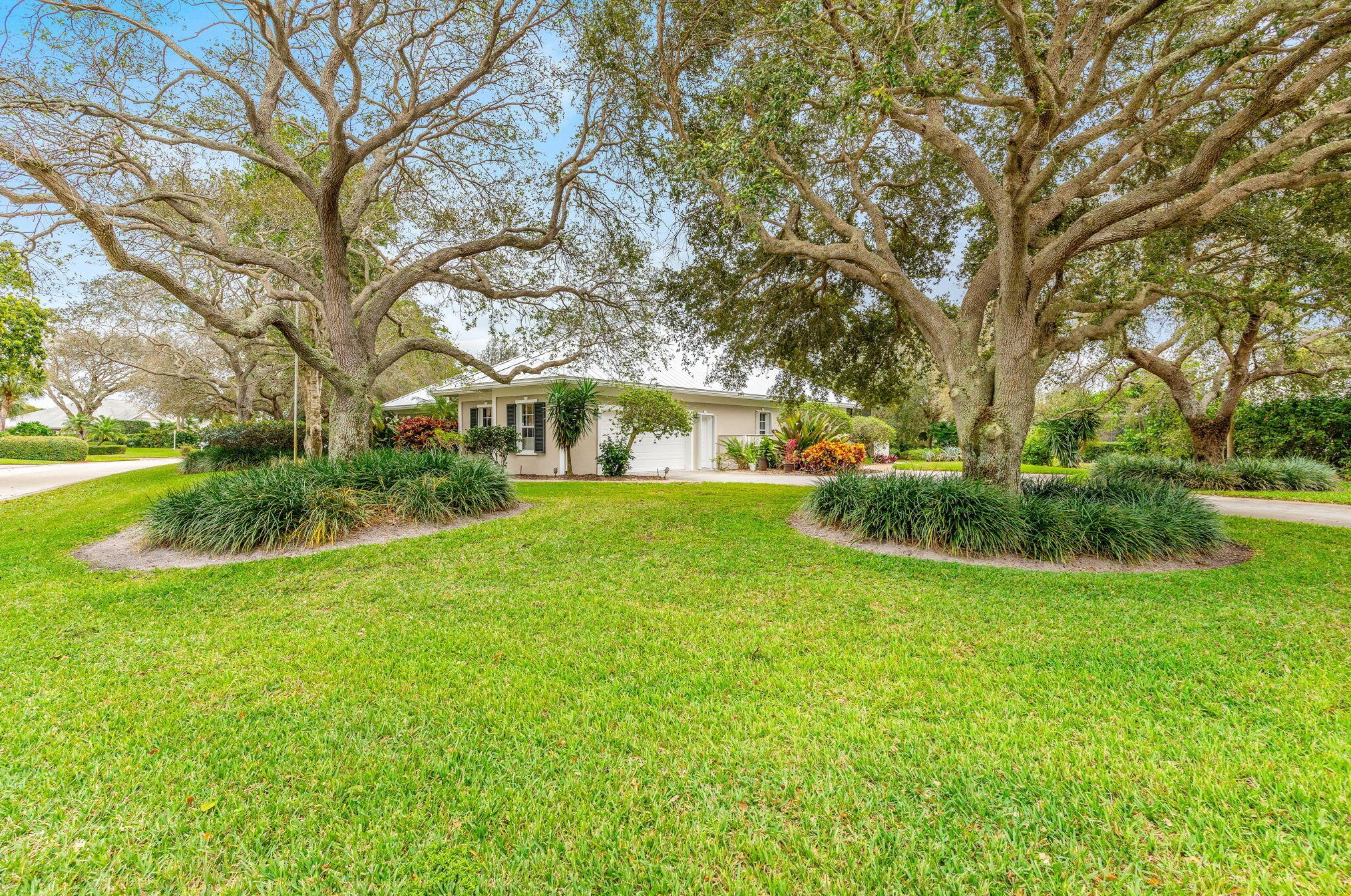 81 Cache Cay Dr, Vero Beach FL 32963-1211 exterior