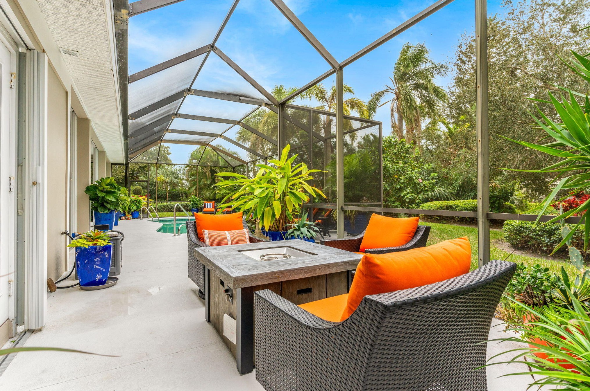 81 Cache Cay Dr, Vero Beach FL 32963-1211 exterior