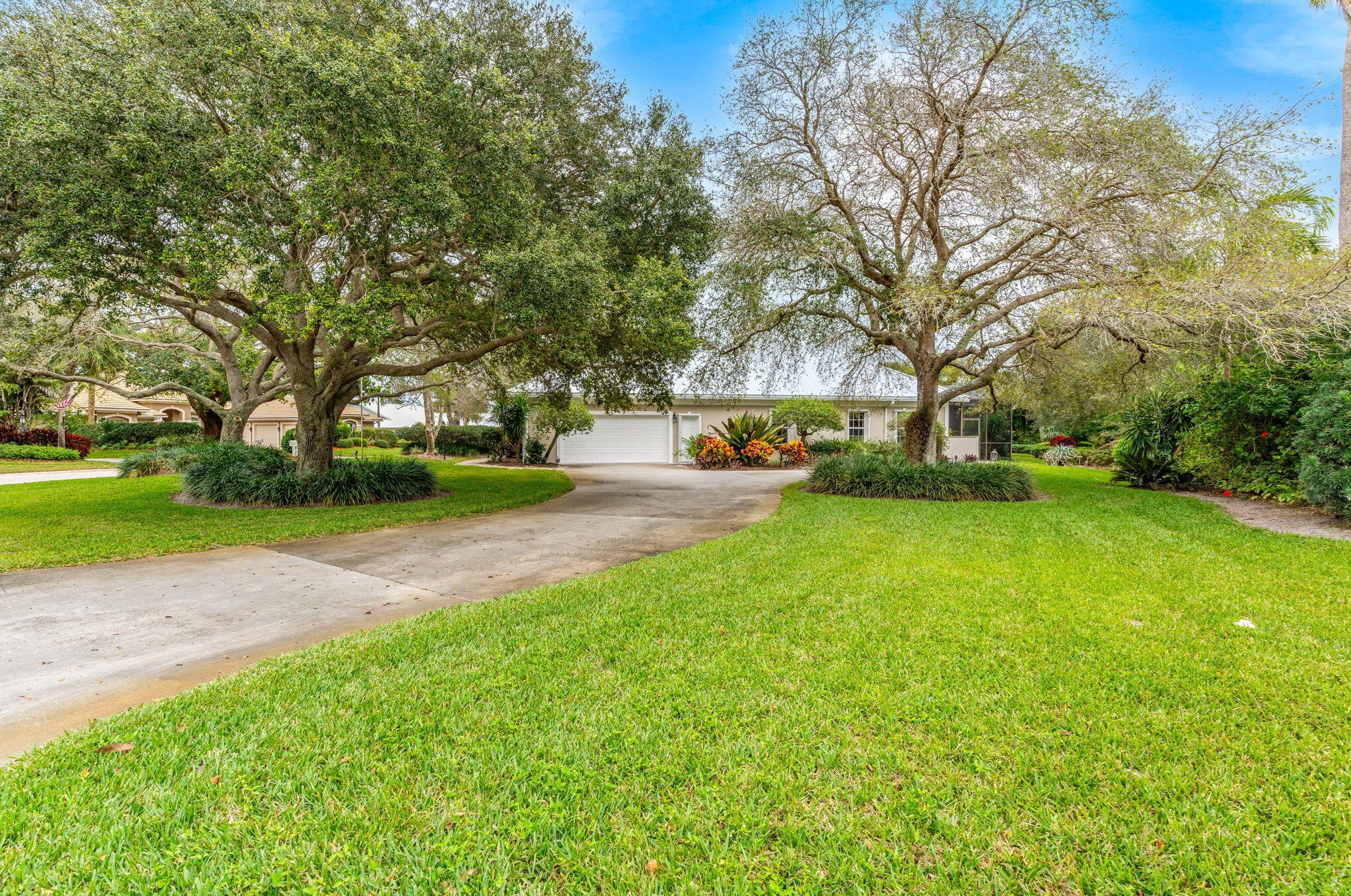 81 Cache Cay Dr, Vero Beach FL 32963-1211 exterior