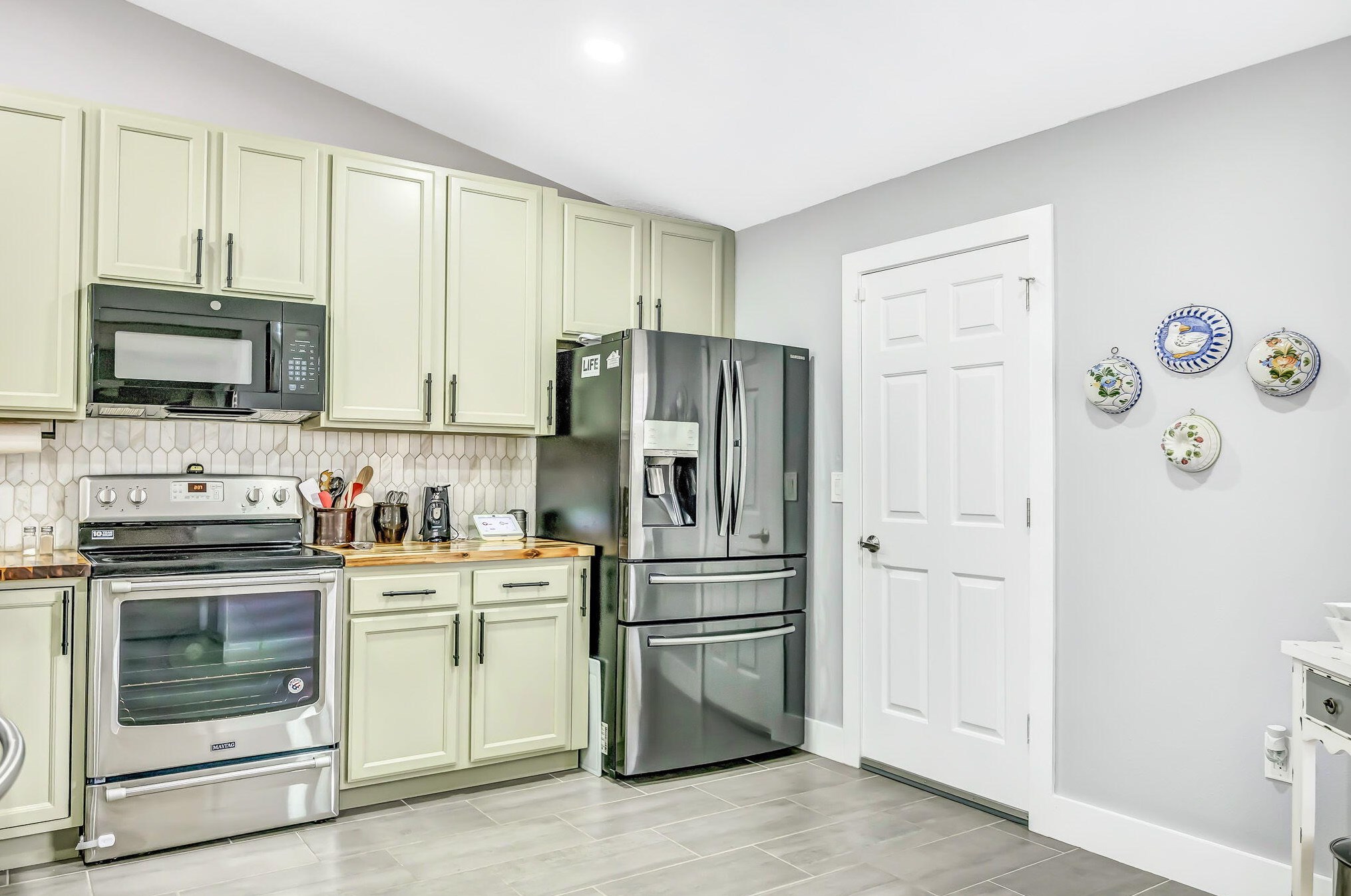 3305 Celena Cir, Saint Cloud FL  34769-5911 exterior
