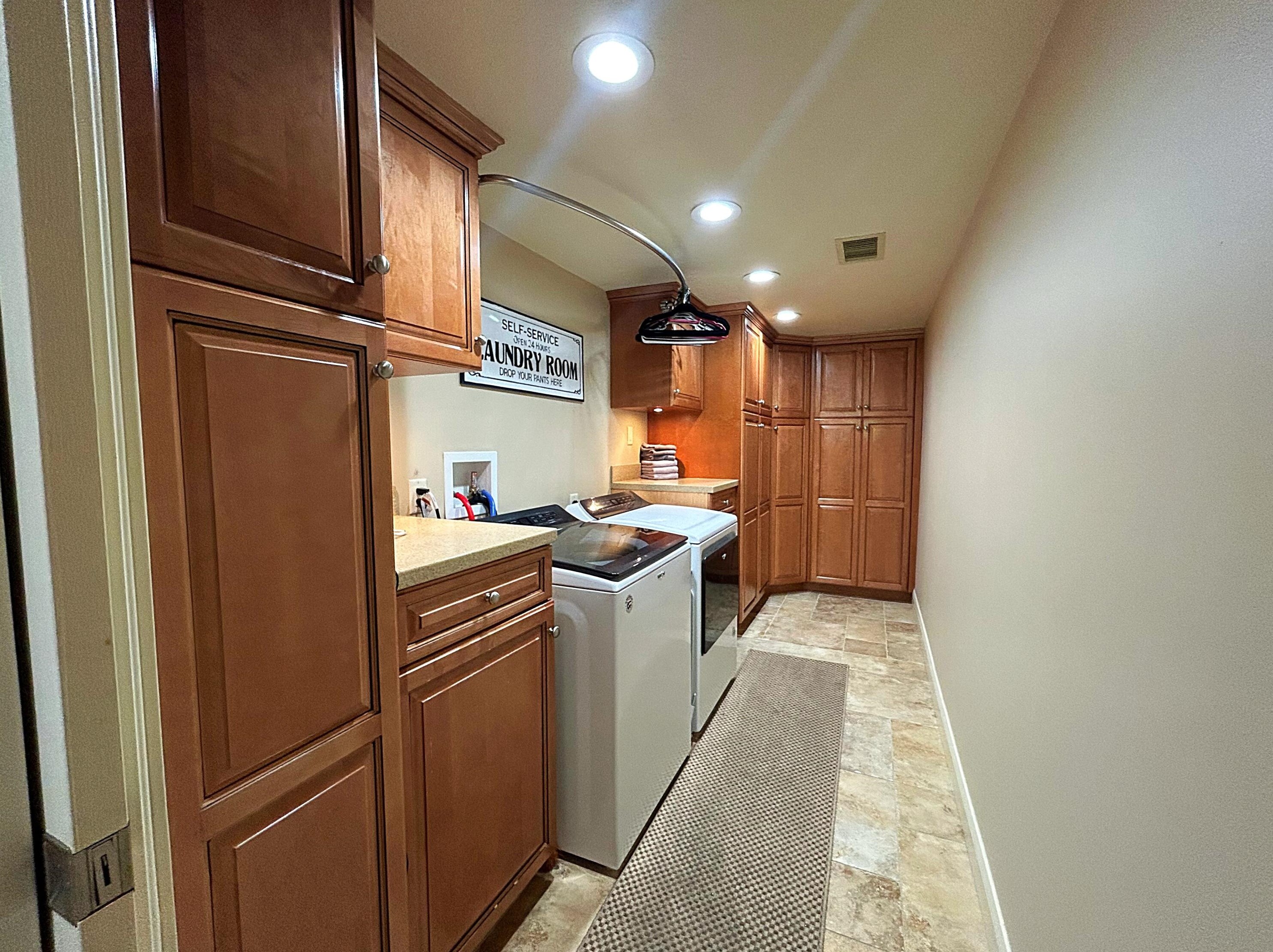 3 Cedar St, Daytona Beach FL  32127-6416 exterior