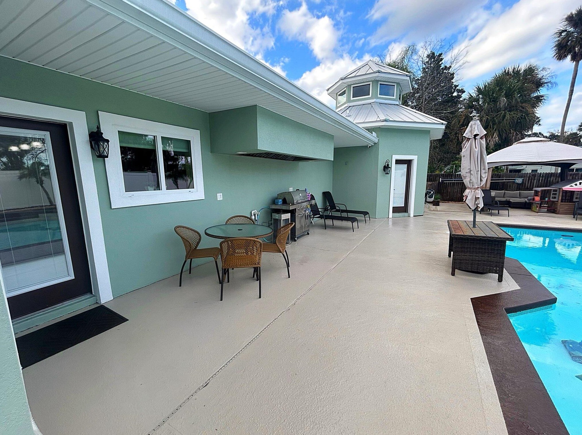3 Cedar St, Daytona Beach FL  32127-6416 exterior