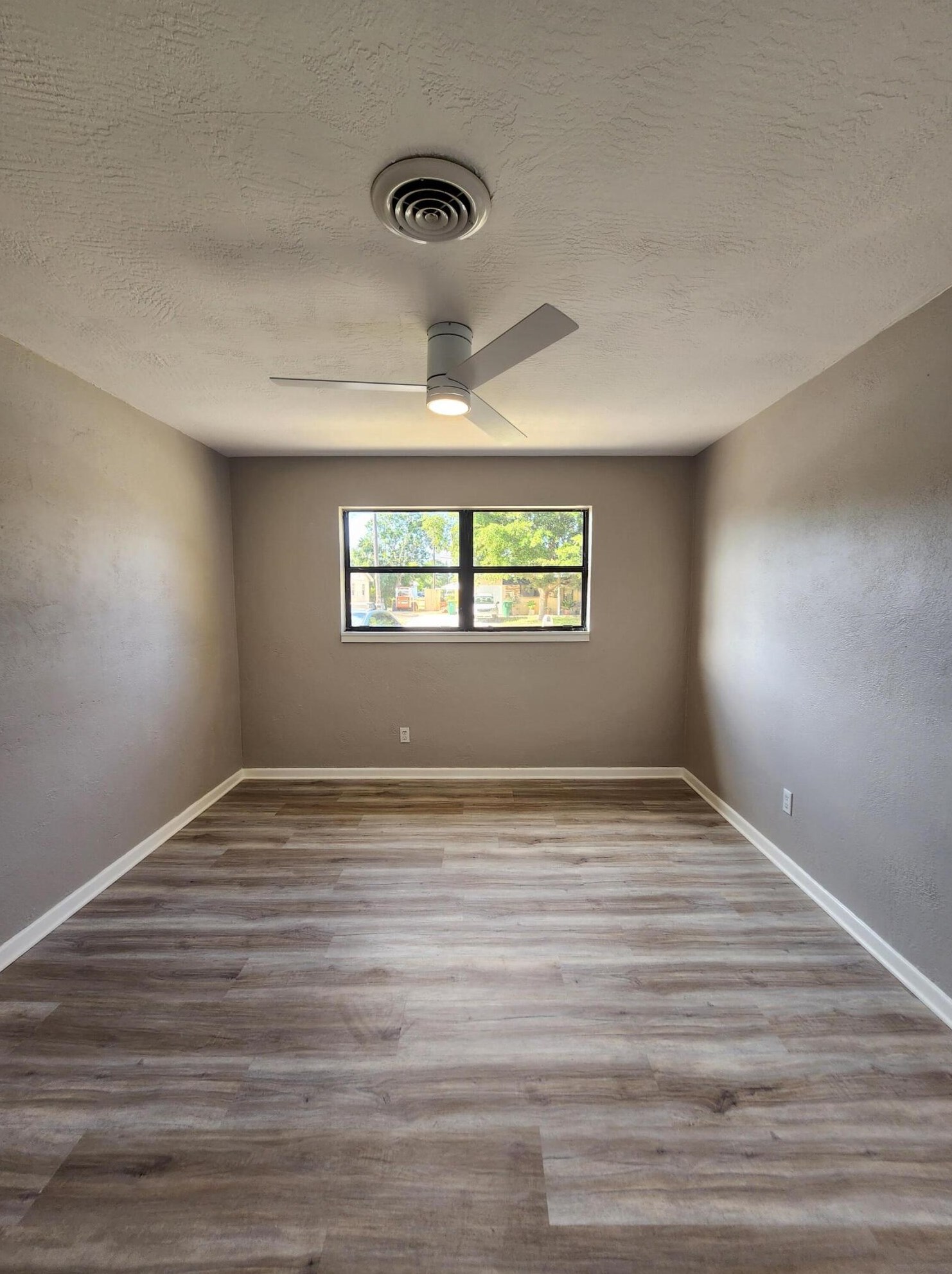 1001 Barclay Dr, Cocoa FL 32927-5002 exterior