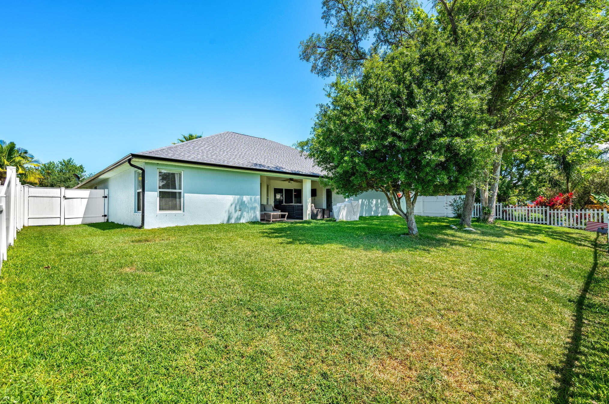 2625 Tuscarora Ct, Melbourne FL 32904-8092 exterior