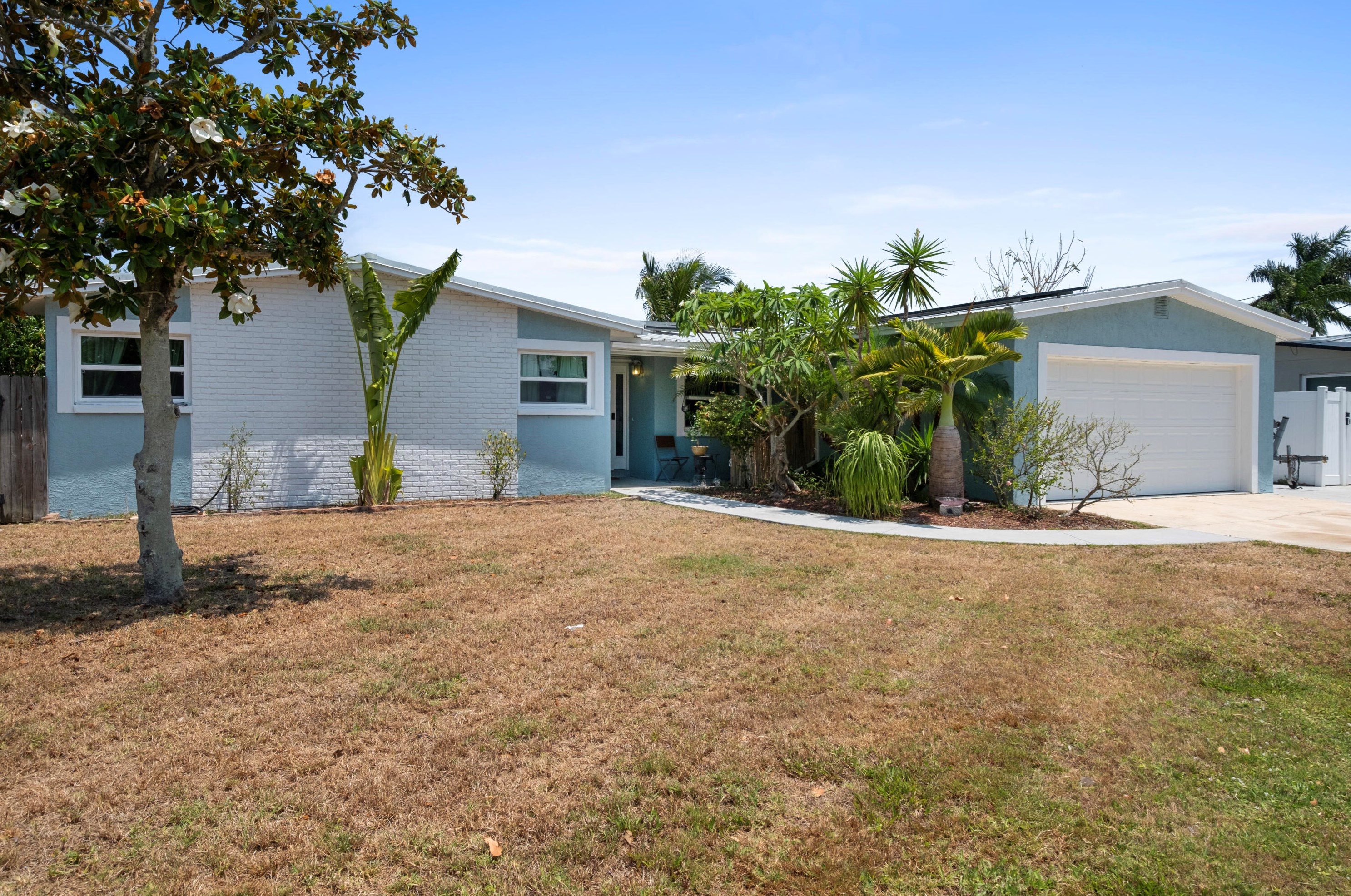 200 Tiki Dr, Merritt Island FL 32953-2405 exterior