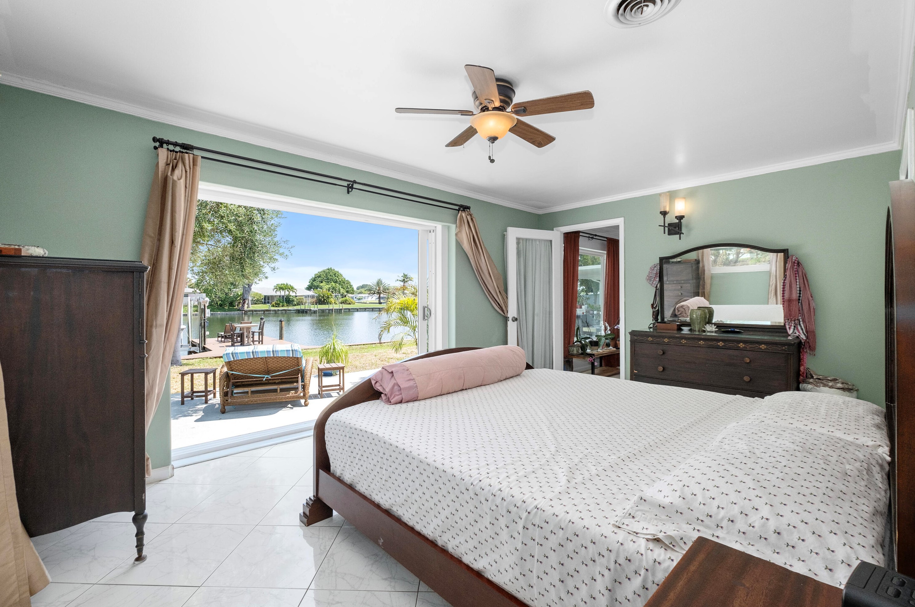 200 Tiki Dr, Merritt Island FL 32953-2405 exterior