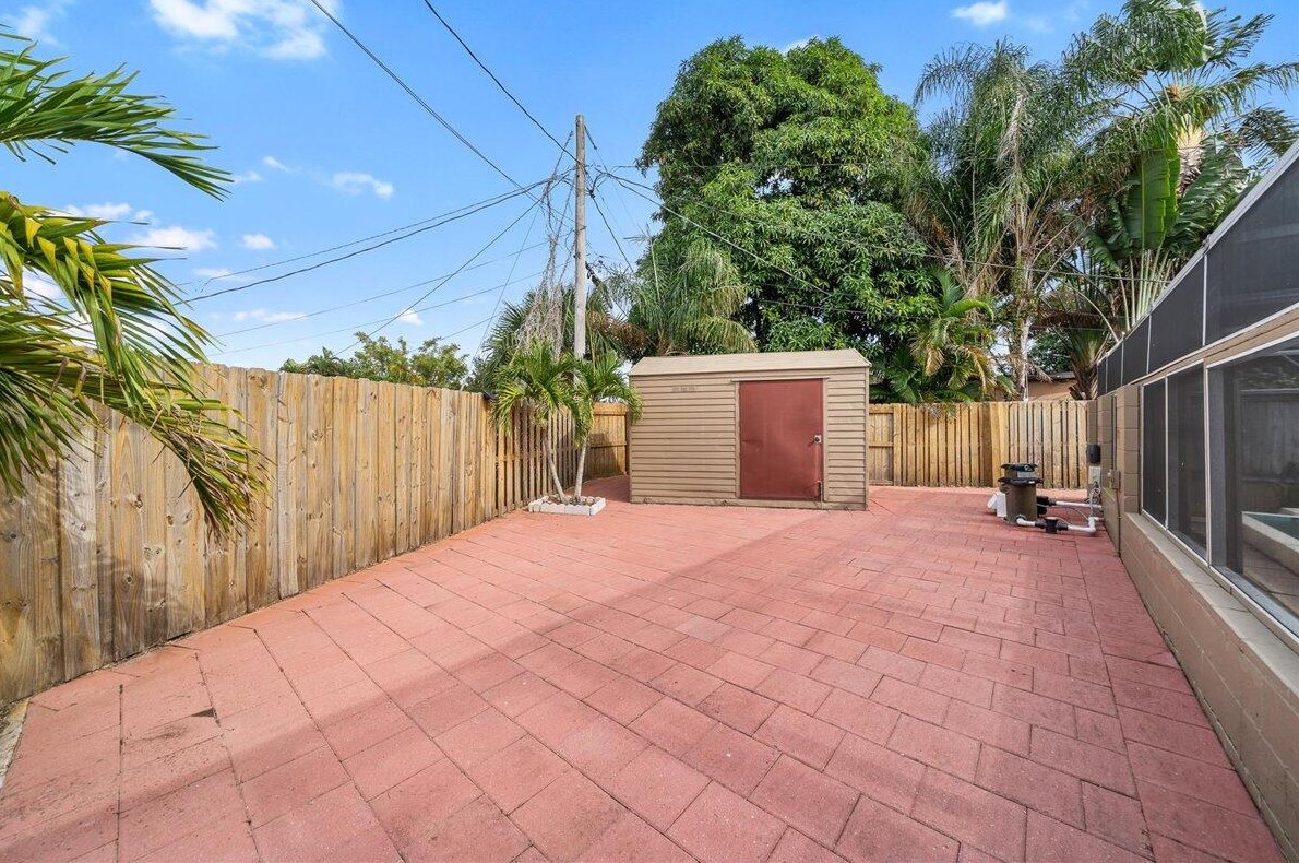 502 Kennwood Ave, Merritt Island FL 32952-3784 exterior