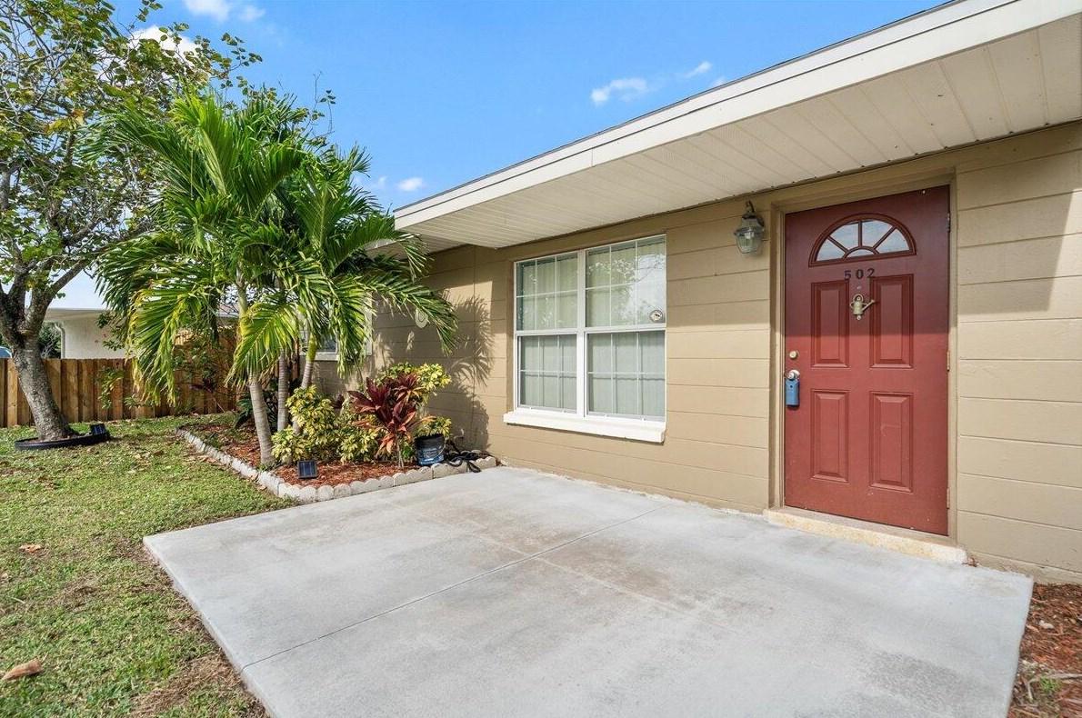 502 Kennwood Ave, Merritt Island FL 32952-3784 exterior