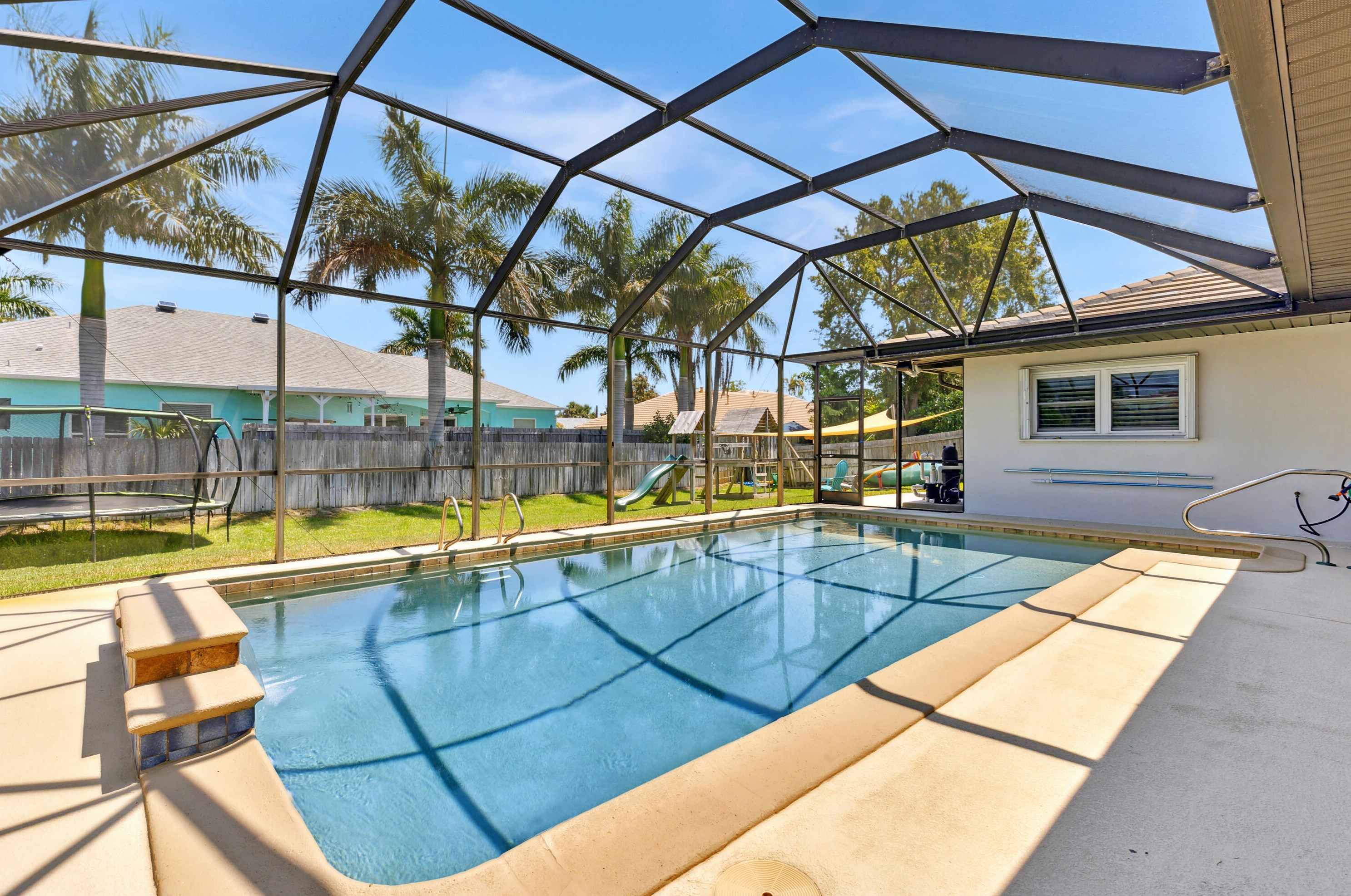464 Sailfish Cv, Melbourne FL  32937-3723 exterior