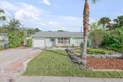 301 N Pine Street, New Smyrna Beach, FL 32168 - Photo 1